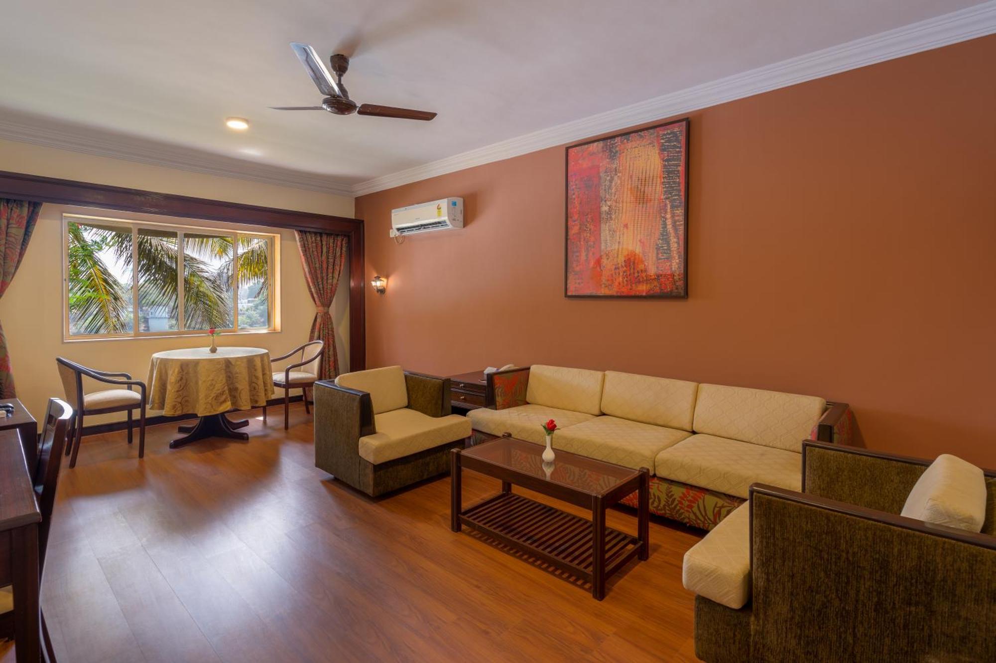 ราส รีสอร์ต Hotel ศิลวัสสา ภายนอก รูปภาพ