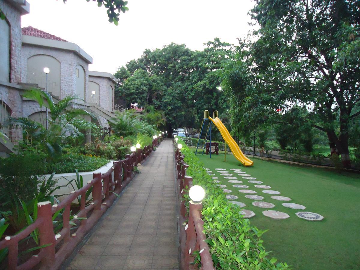 ราส รีสอร์ต Hotel ศิลวัสสา ภายนอก รูปภาพ