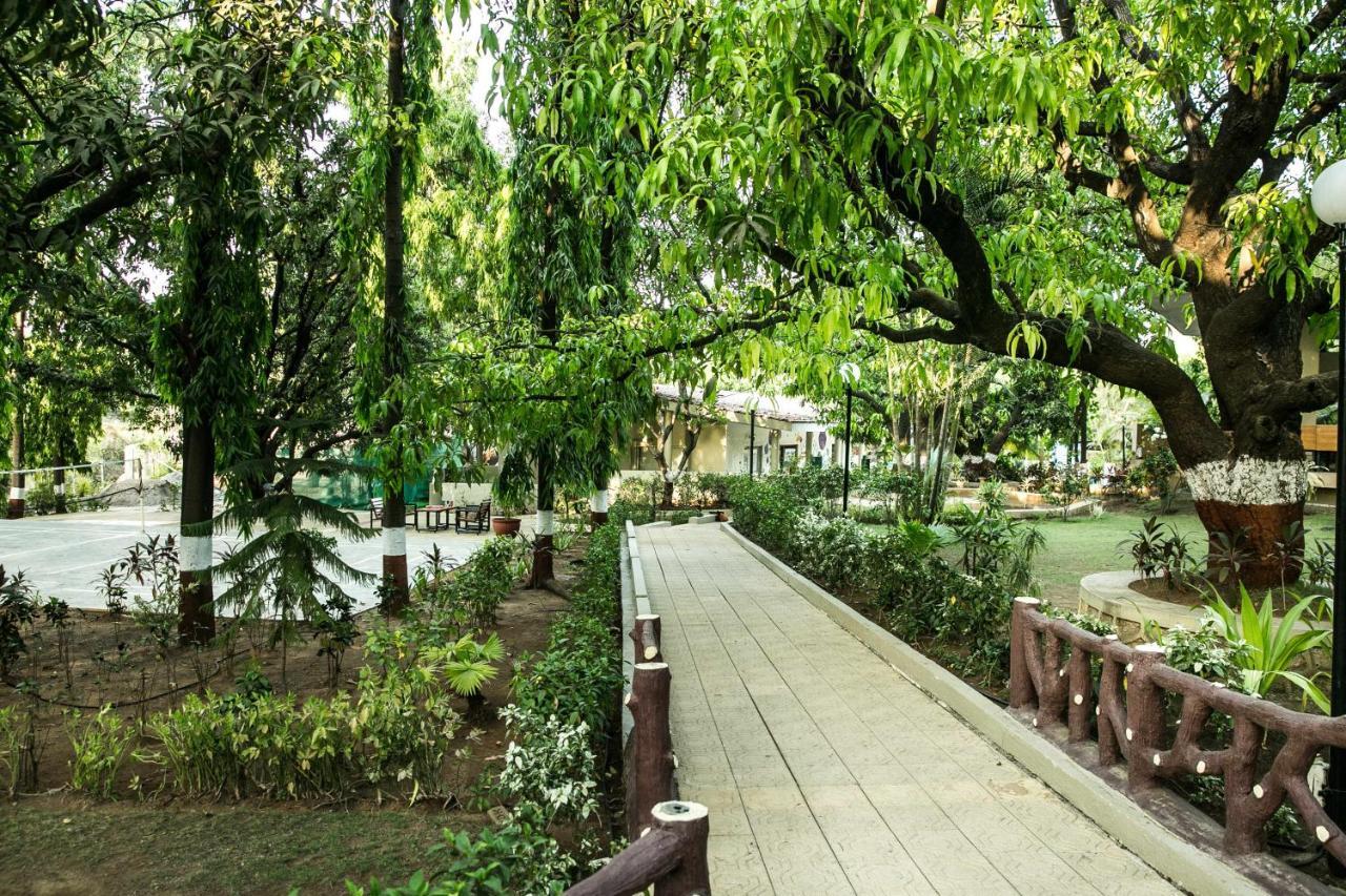 ราส รีสอร์ต Hotel ศิลวัสสา ภายนอก รูปภาพ